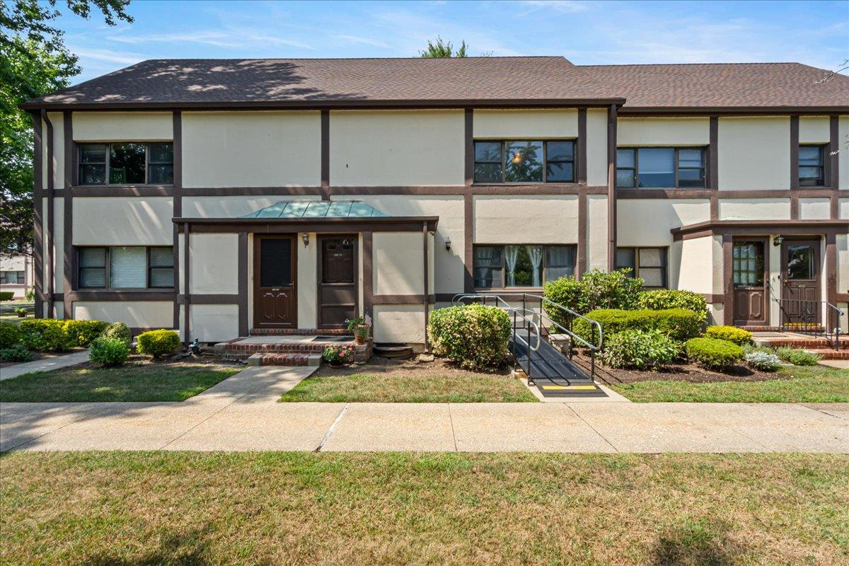 109 15th # G 2, Garden City, NY 11530