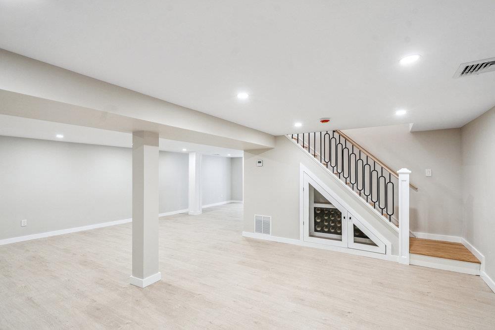 31 Kalda Lane, Plainview, NY 11803