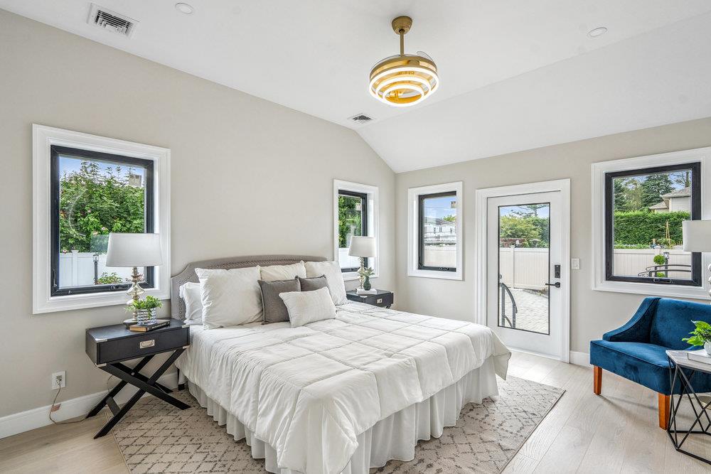 31 Kalda Lane, Plainview, NY 11803