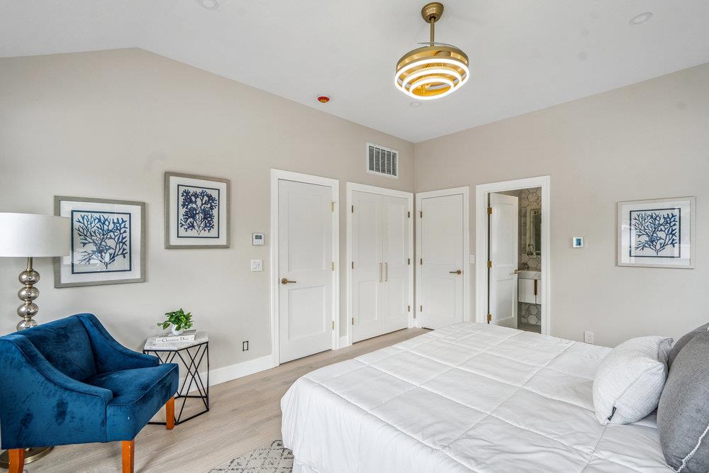 31 Kalda Lane, Plainview, NY 11803