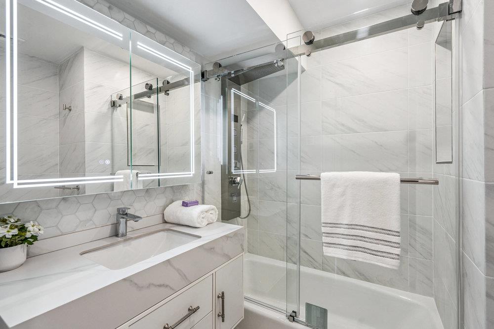 31 Kalda Lane, Plainview, NY 11803