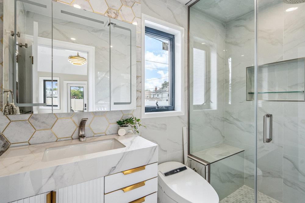 31 Kalda Lane, Plainview, NY 11803