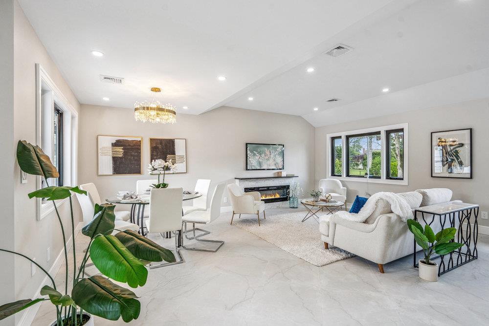 31 Kalda Lane, Plainview, NY 11803