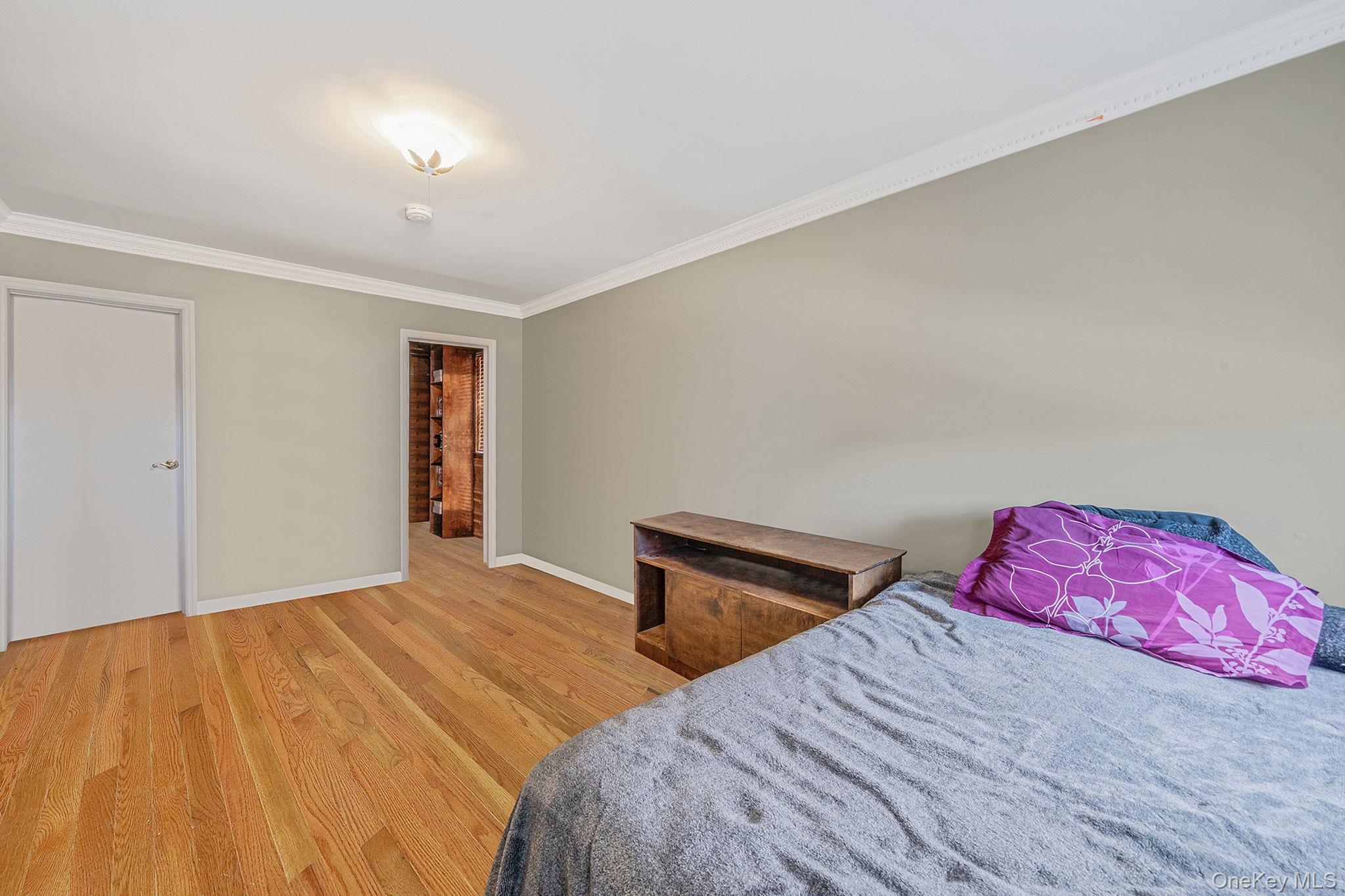 33 Nassau Parkway, Oceanside, NY 11572