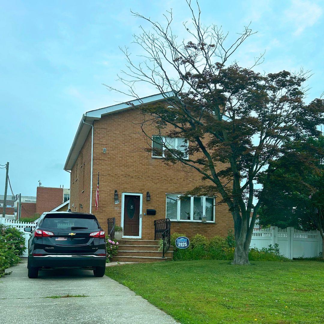 33 Nassau Parkway, Oceanside, NY 11572