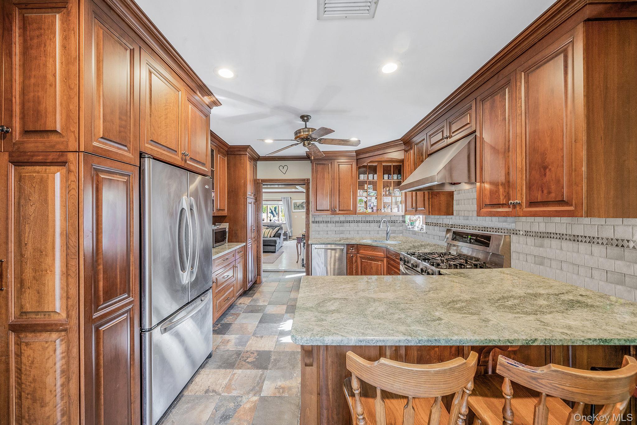 33 Nassau Parkway, Oceanside, NY 11572