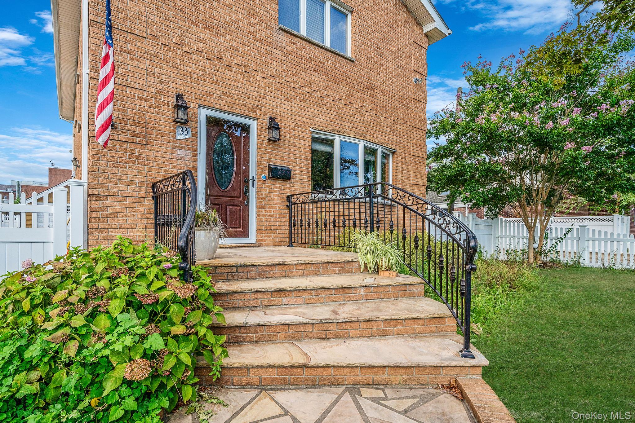 33 Nassau Parkway, Oceanside, NY 11572