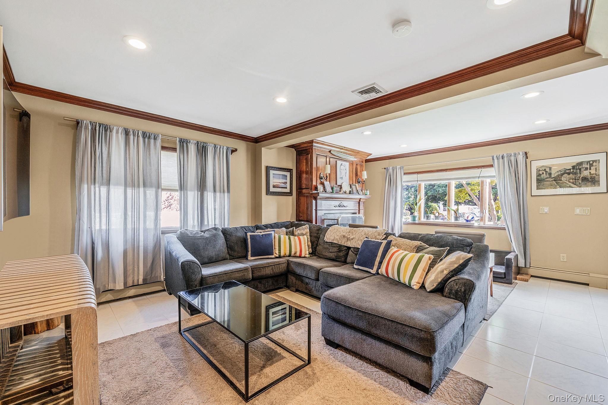 33 Nassau Parkway, Oceanside, NY 11572