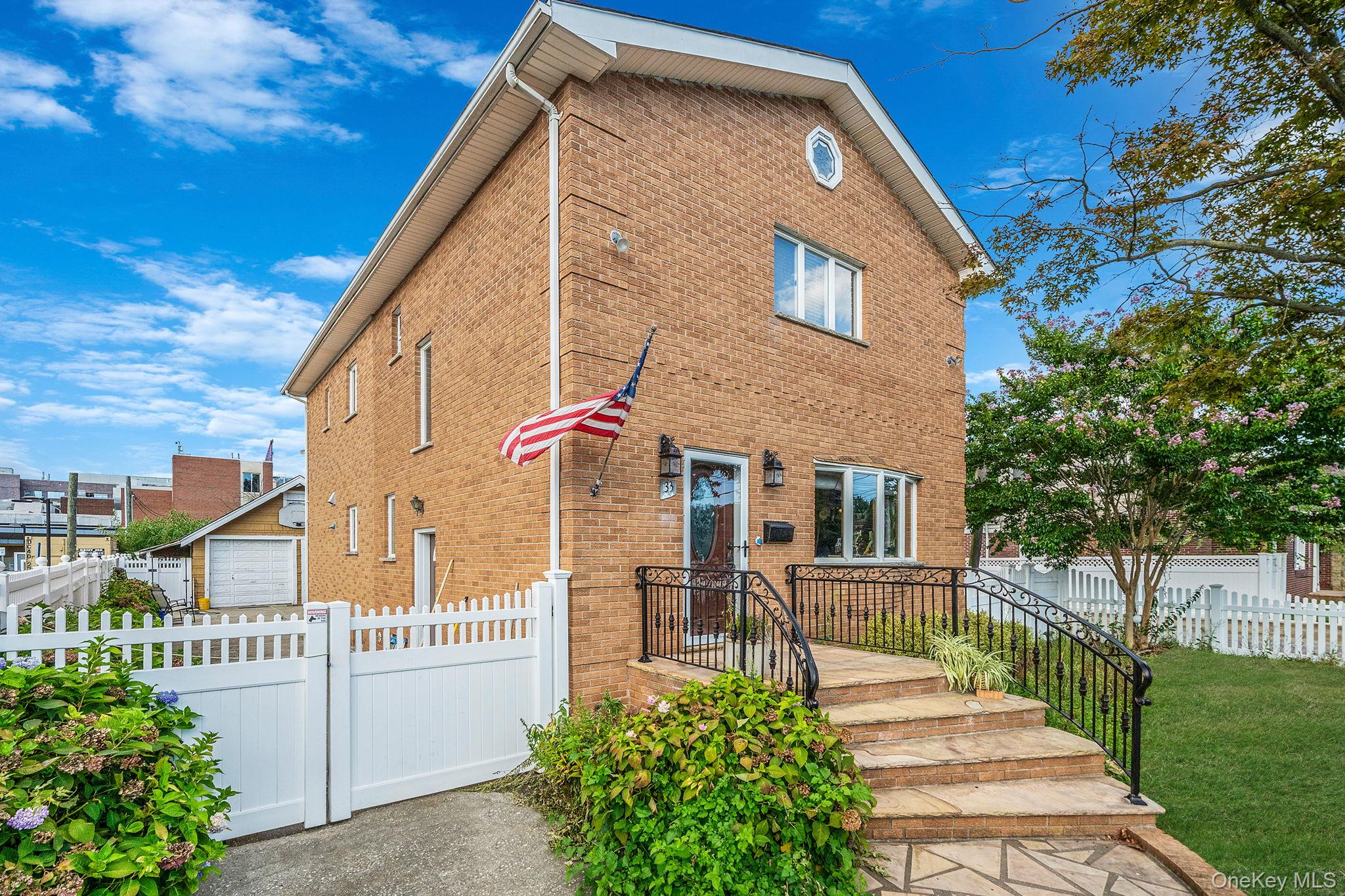 33 Nassau Parkway, Oceanside, NY 11572