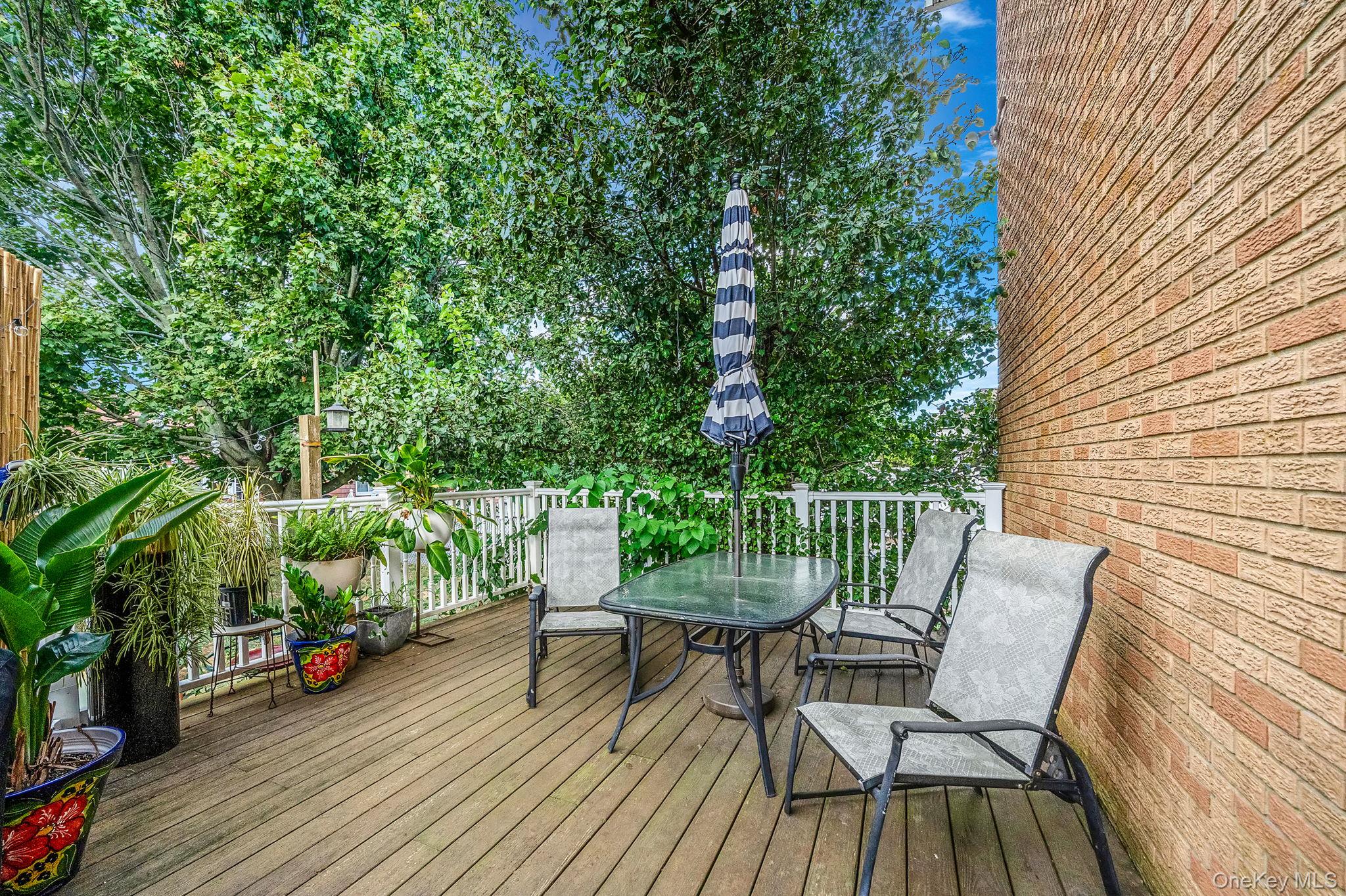 33 Nassau Parkway, Oceanside, NY 11572