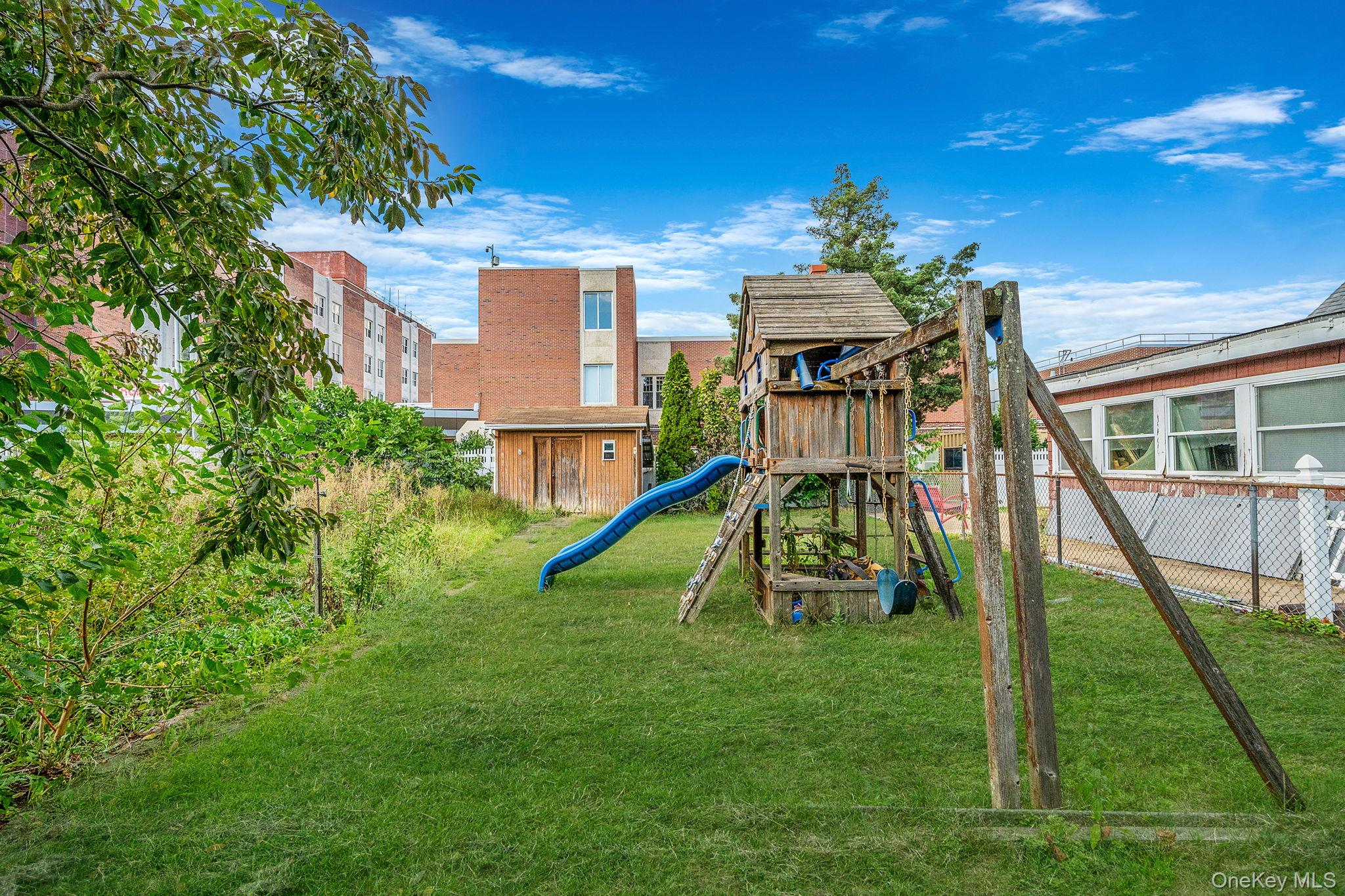 33 Nassau Parkway, Oceanside, NY 11572