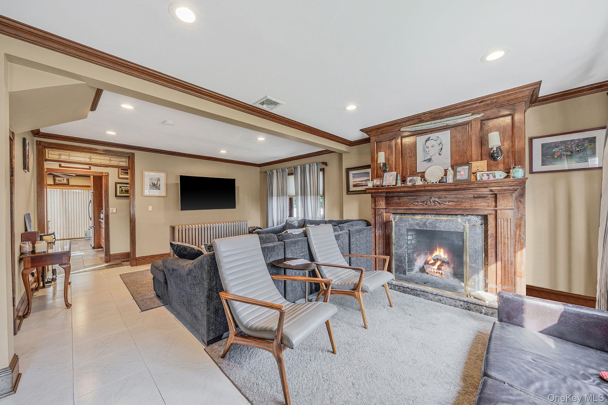 33 Nassau Parkway, Oceanside, NY 11572