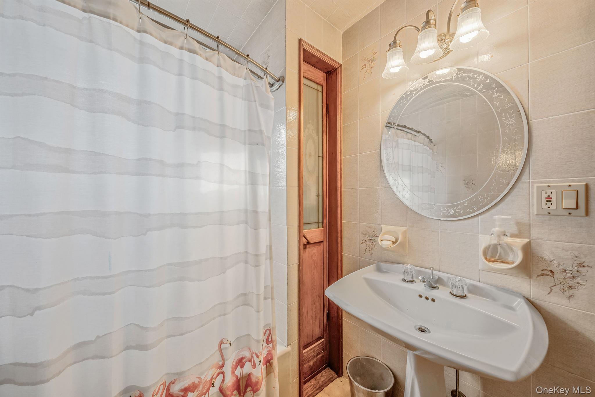 33 Nassau Parkway, Oceanside, NY 11572