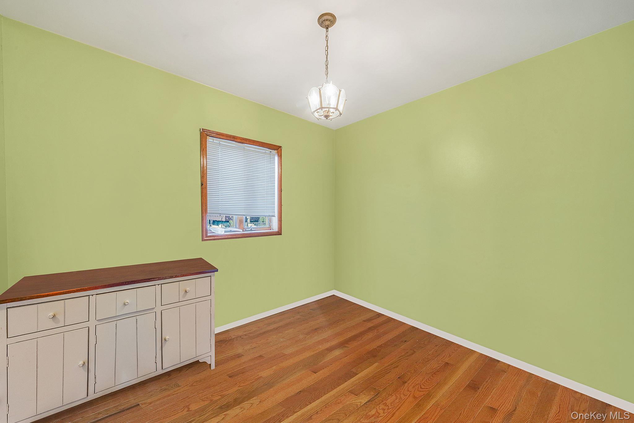 33 Nassau Parkway, Oceanside, NY 11572