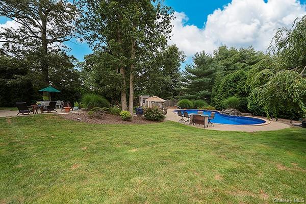 17 Harvard Drive, Woodbury, NY 11797