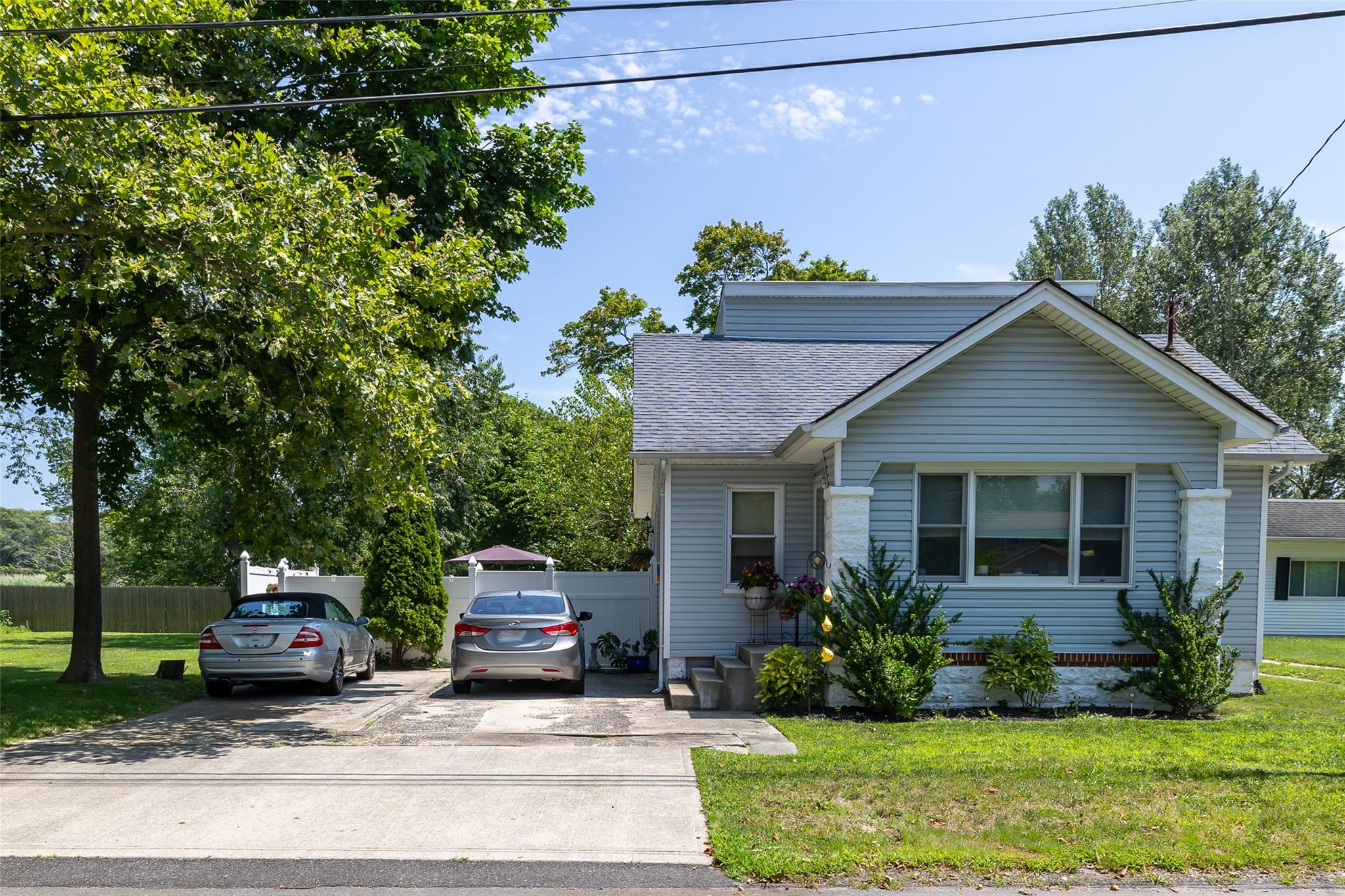 175 S Dunton Avenue, East Patchogue, NY 11772