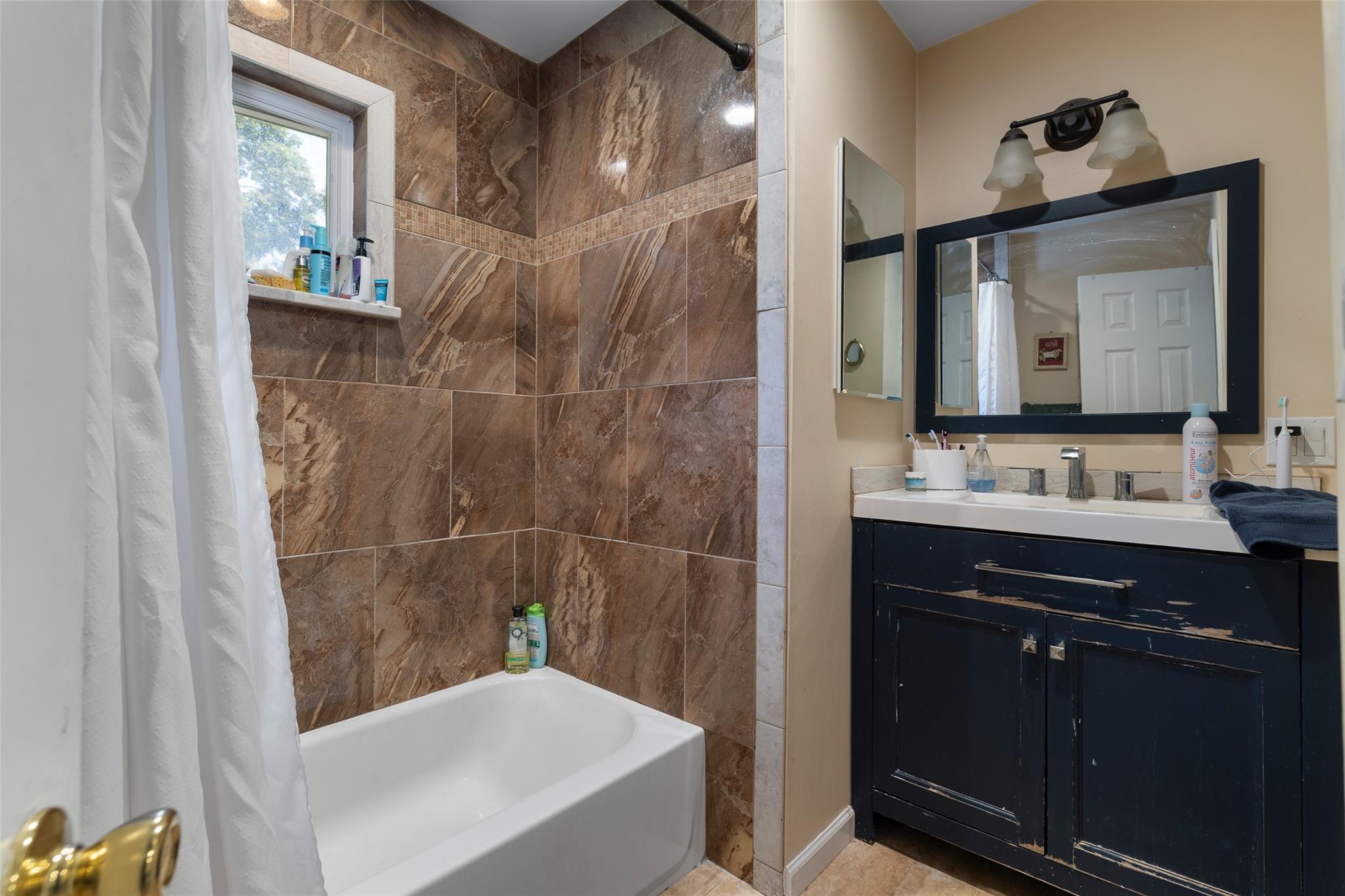 175 S Dunton Avenue, East Patchogue, NY 11772