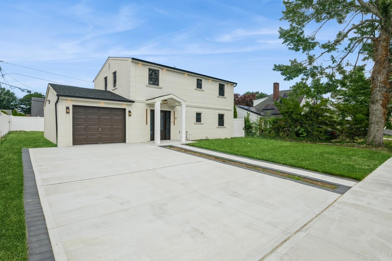 5 Thimble Lane, Hicksville, NY 11801