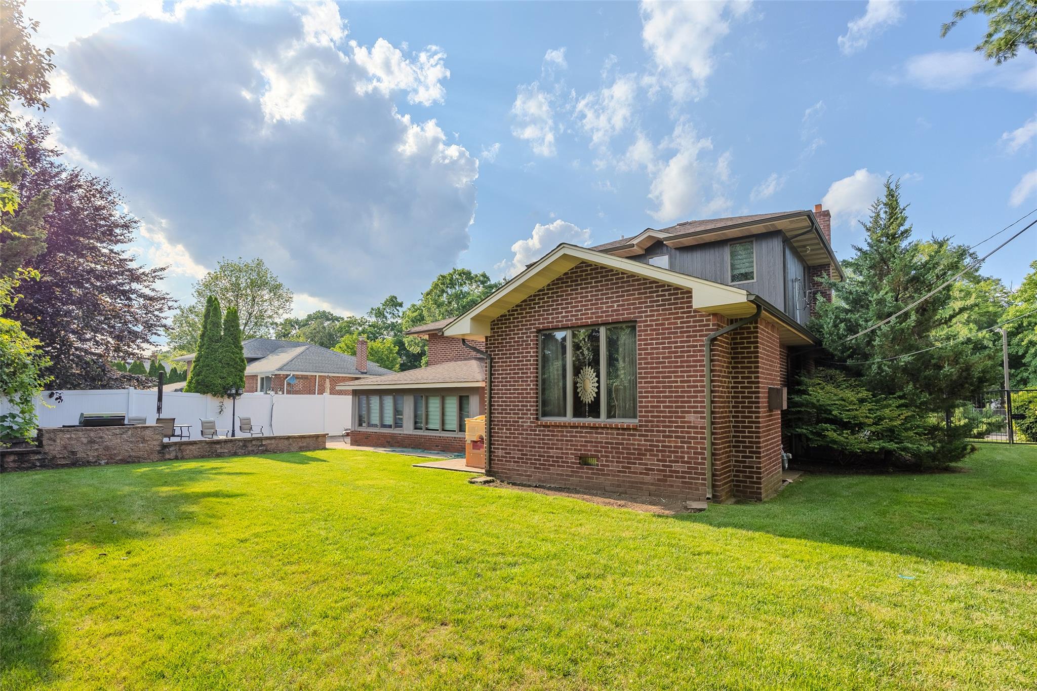 31 Morris Drive, Syosset, NY 11791