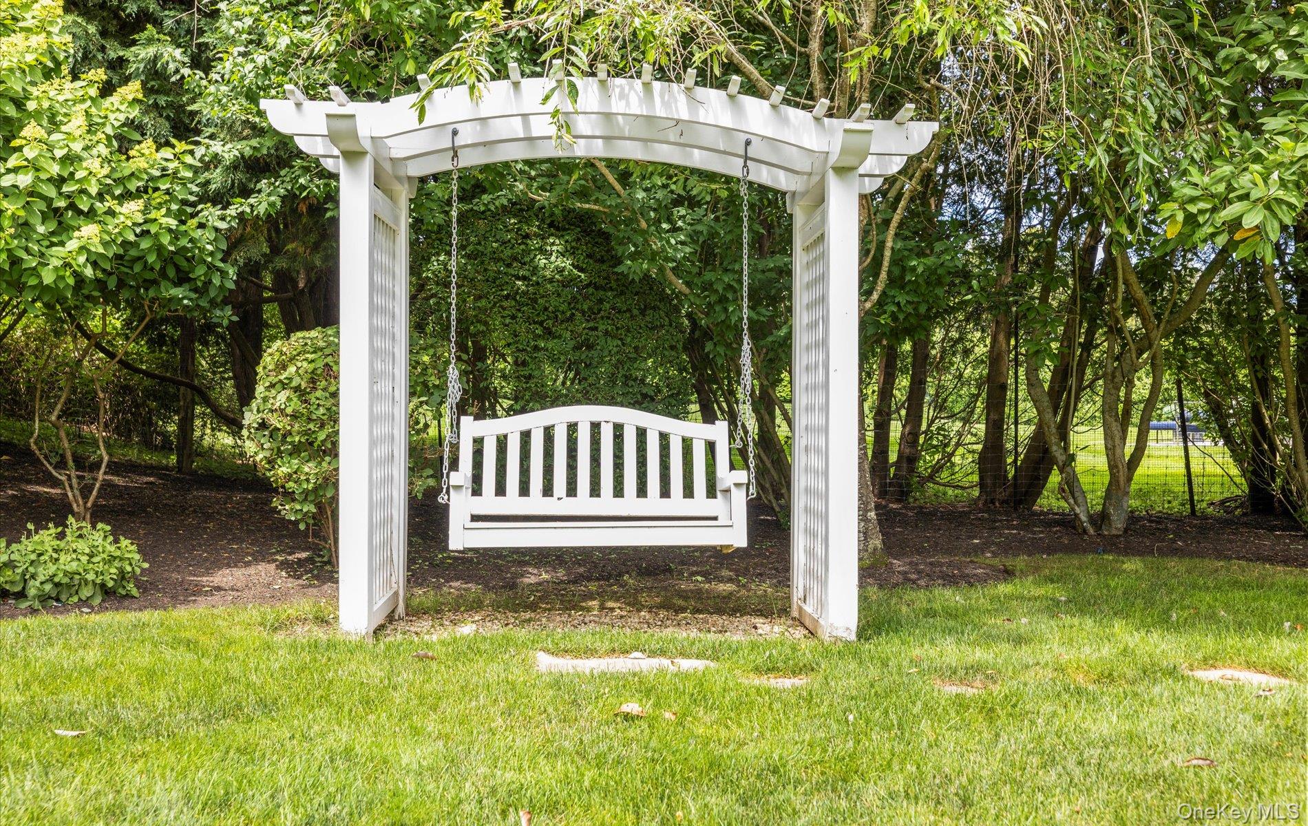 32 Cobblefield Lane, Southampton, NY 11968