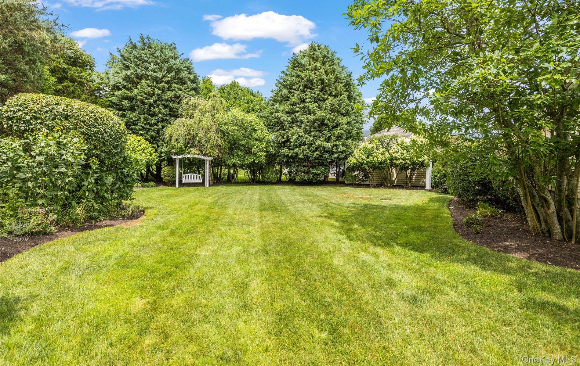 32 Cobblefield Lane, Southampton, NY 11968