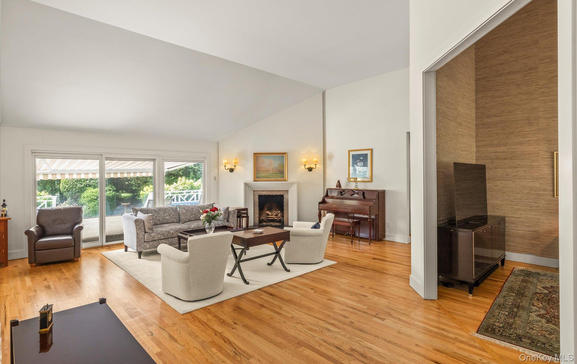 32 Cobblefield Lane, Southampton, NY 11968