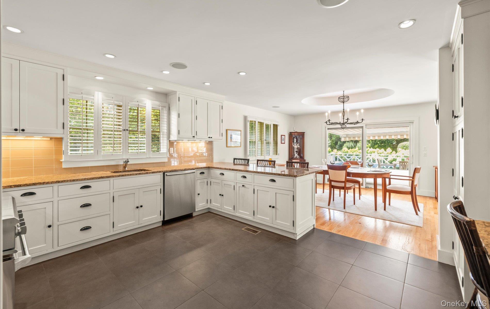 32 Cobblefield Lane, Southampton, NY 11968