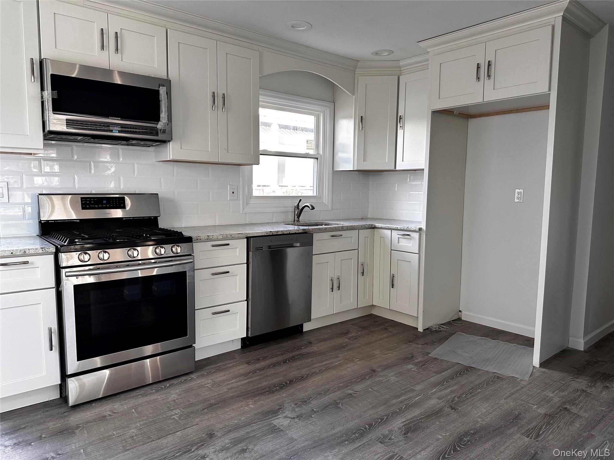 26 Fairway Lane, Staten Island, NY 10301