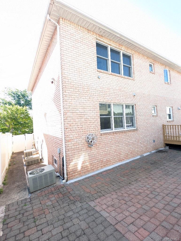 26 Fairway Lane, Staten Island, NY 10301