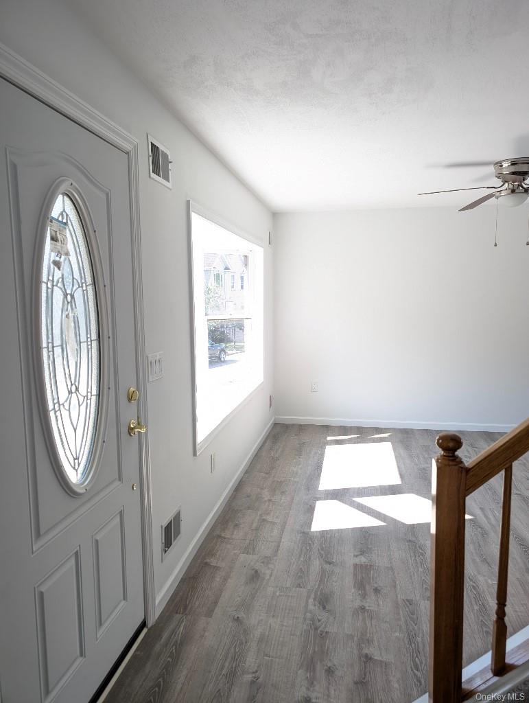 26 Fairway Lane, Staten Island, NY 10301