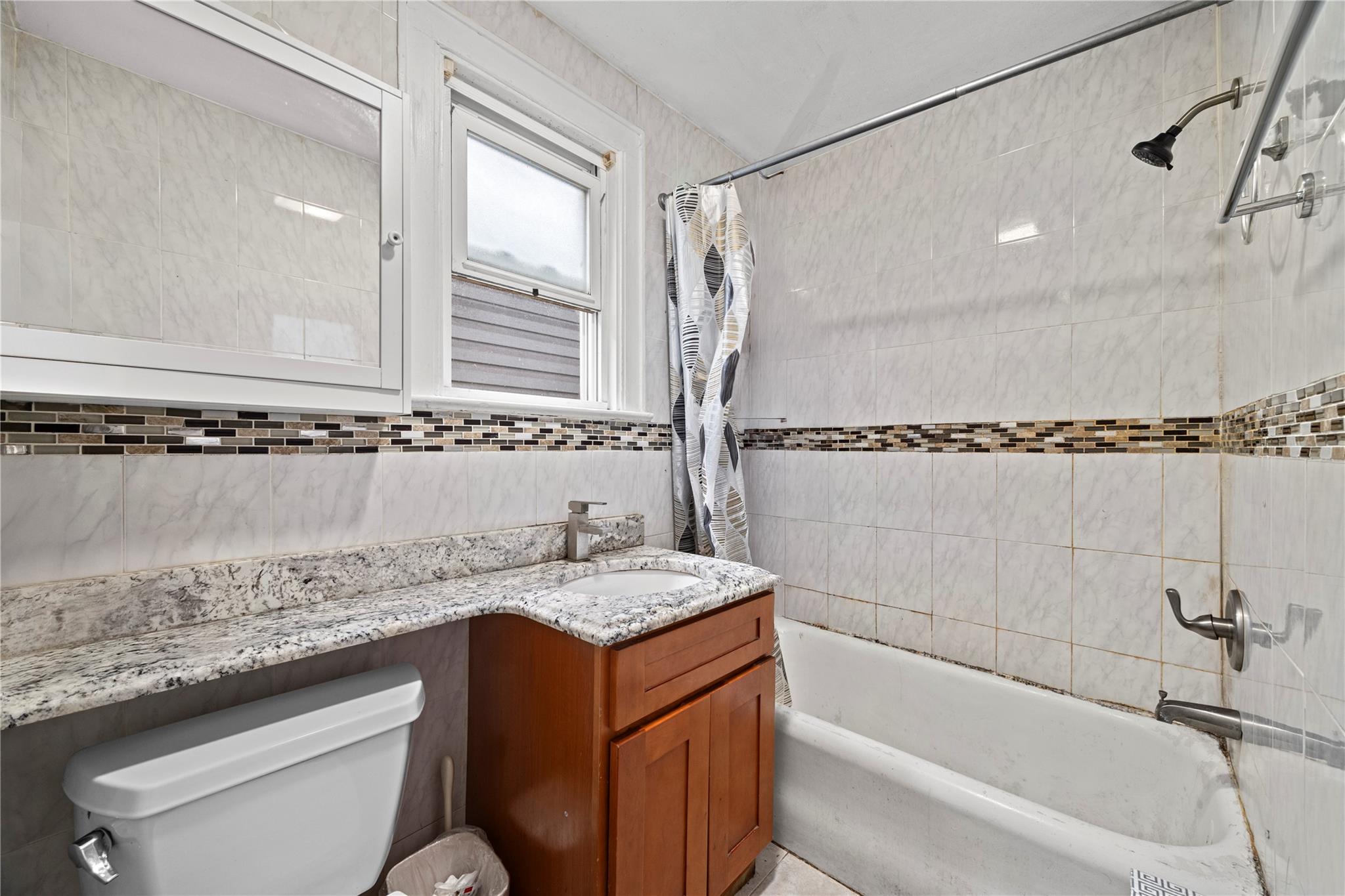 12141 6th Avenue, College Point, NY 11356