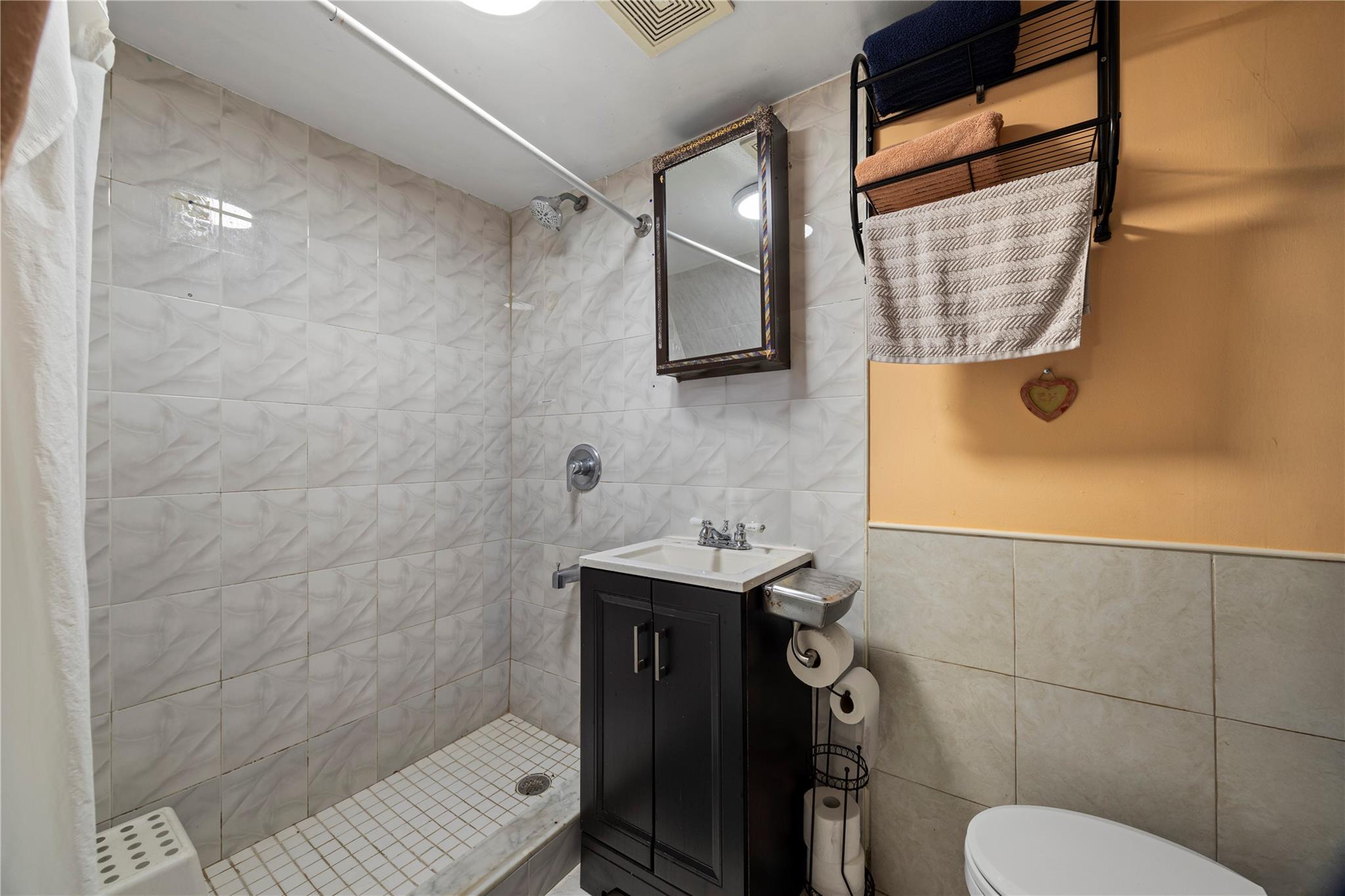 12141 6th Avenue, College Point, NY 11356