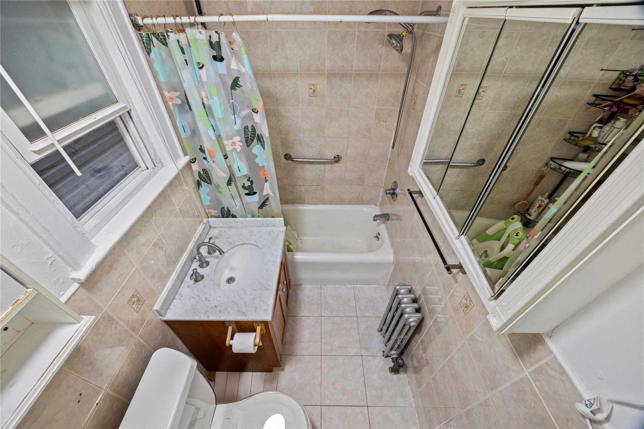 12141 6th Avenue, College Point, NY 11356