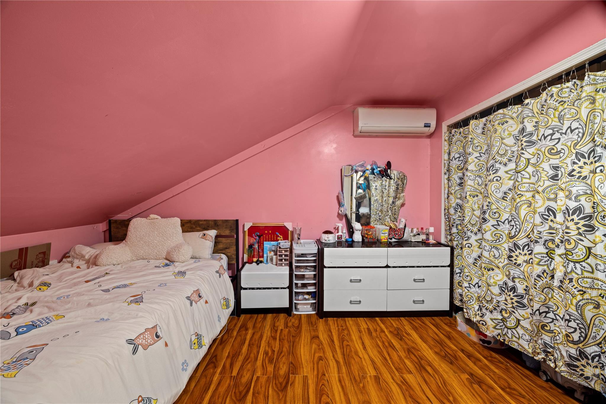 12141 6th Avenue, College Point, NY 11356