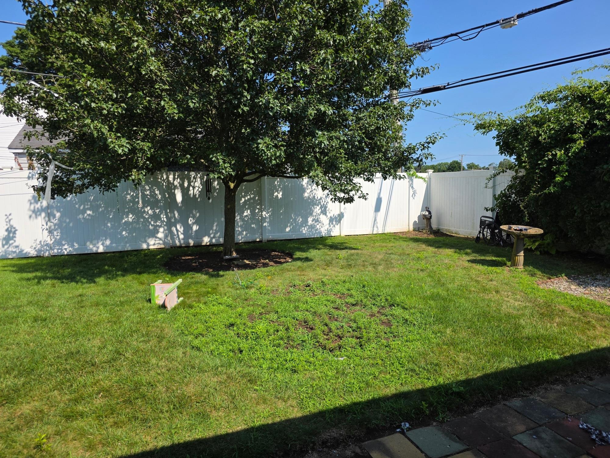 8 Reading Lane, Bethpage, NY 11714