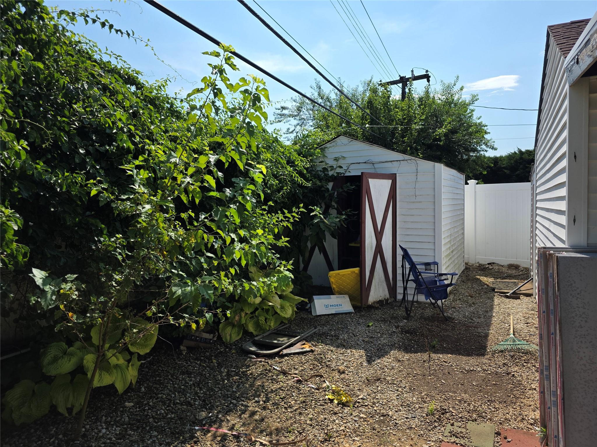 8 Reading Lane, Bethpage, NY 11714