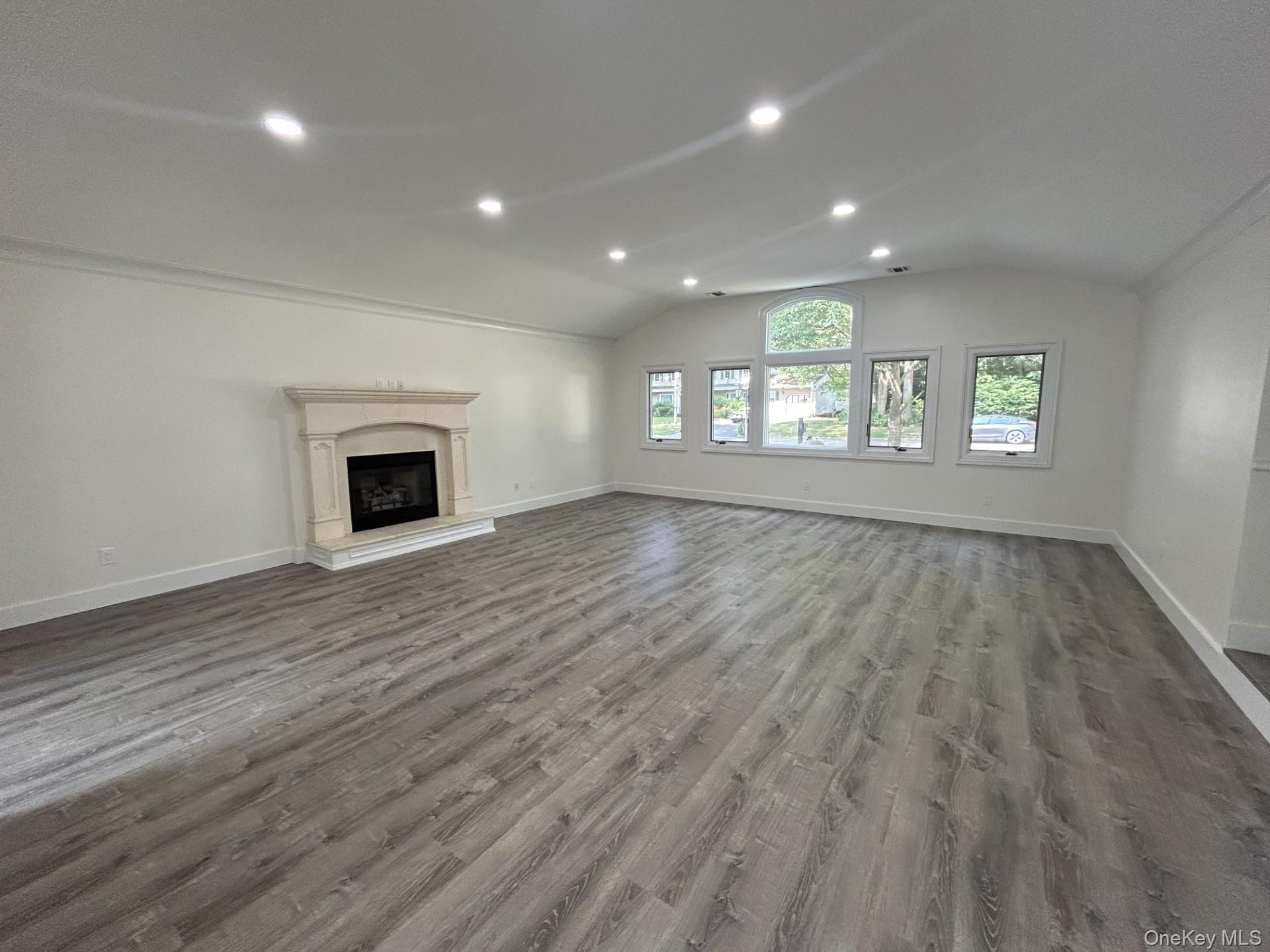 5 Poplar Court, Miller Place, NY 11764