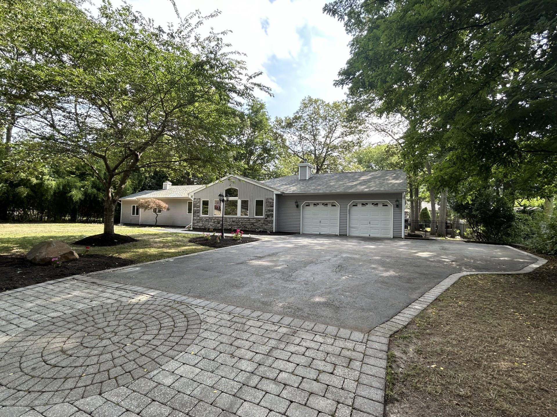 5 Poplar Court, Miller Place, NY 11764