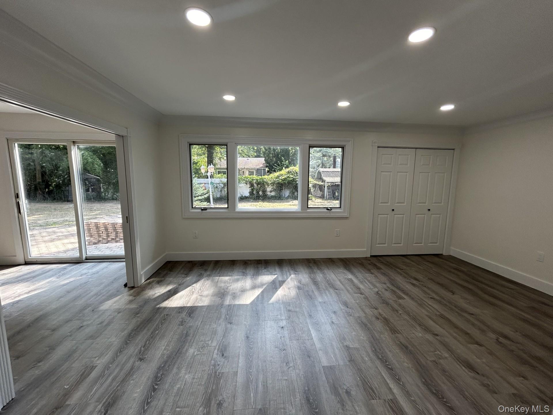 5 Poplar Court, Miller Place, NY 11764