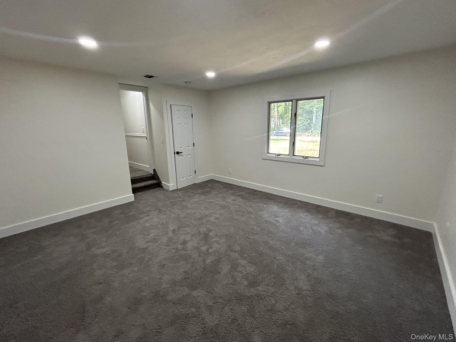 5 Poplar Court, Miller Place, NY 11764