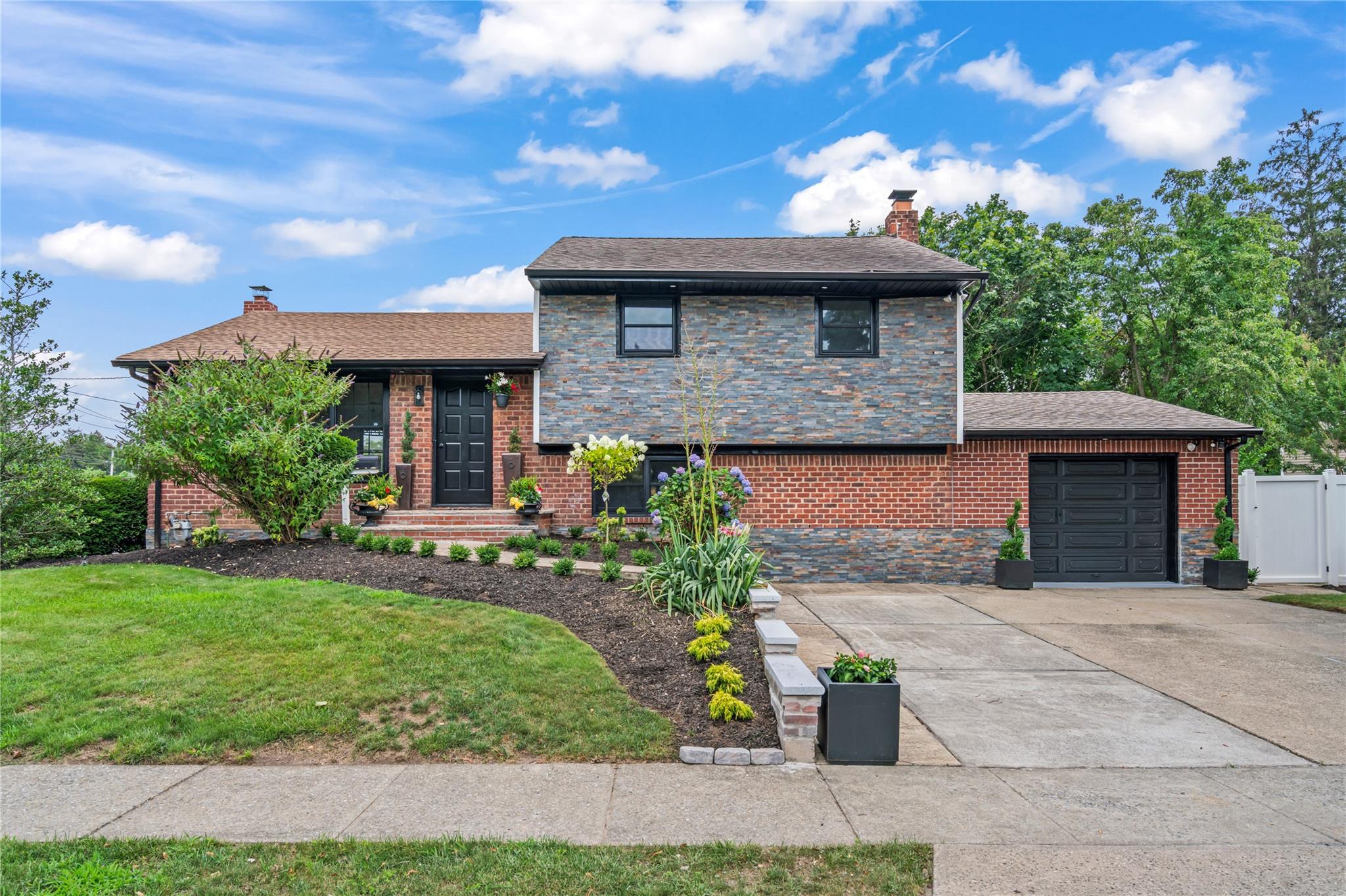 8 Barbara Lane, Jericho, NY 11753