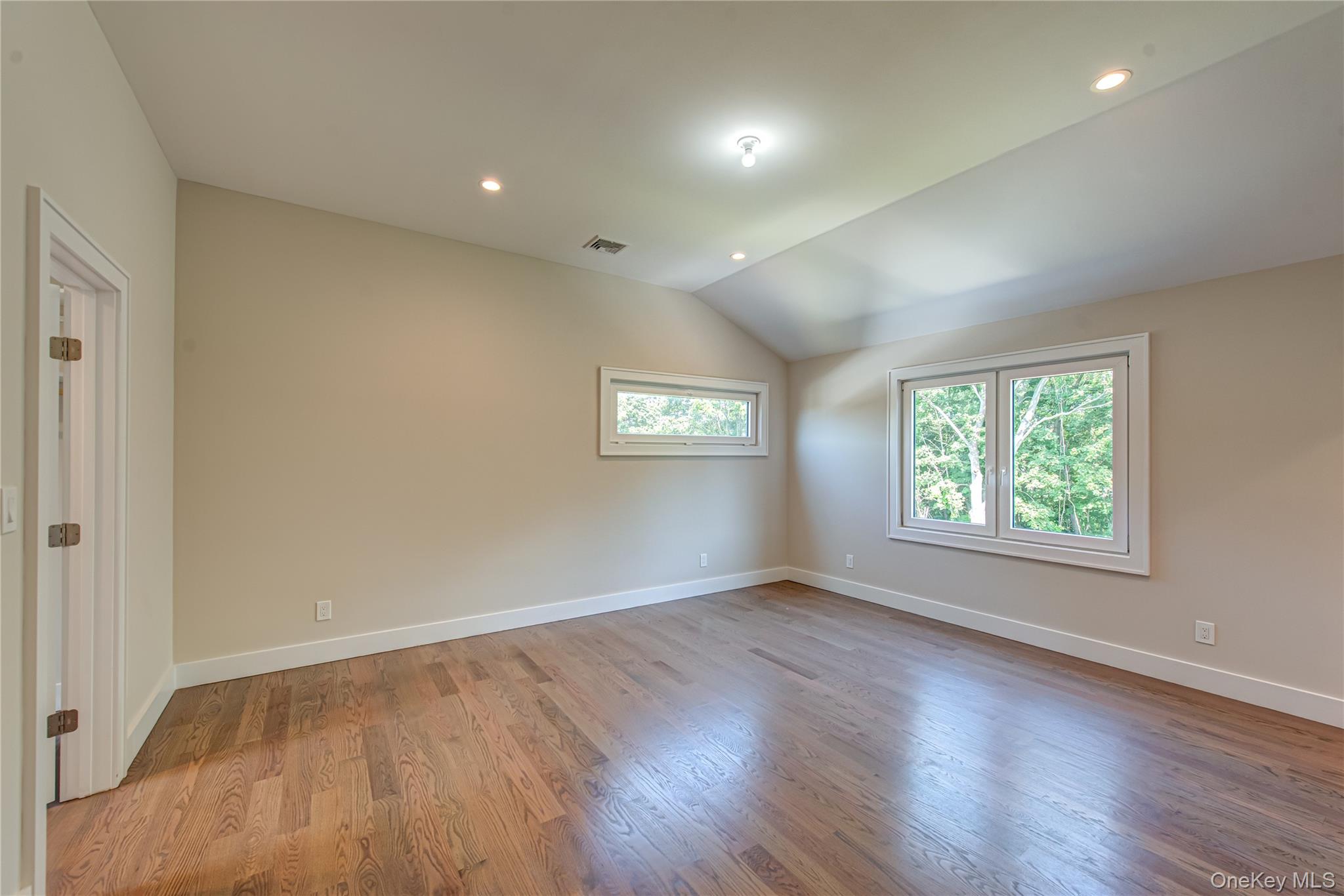 9 E Madison Street, East Islip, NY 11730