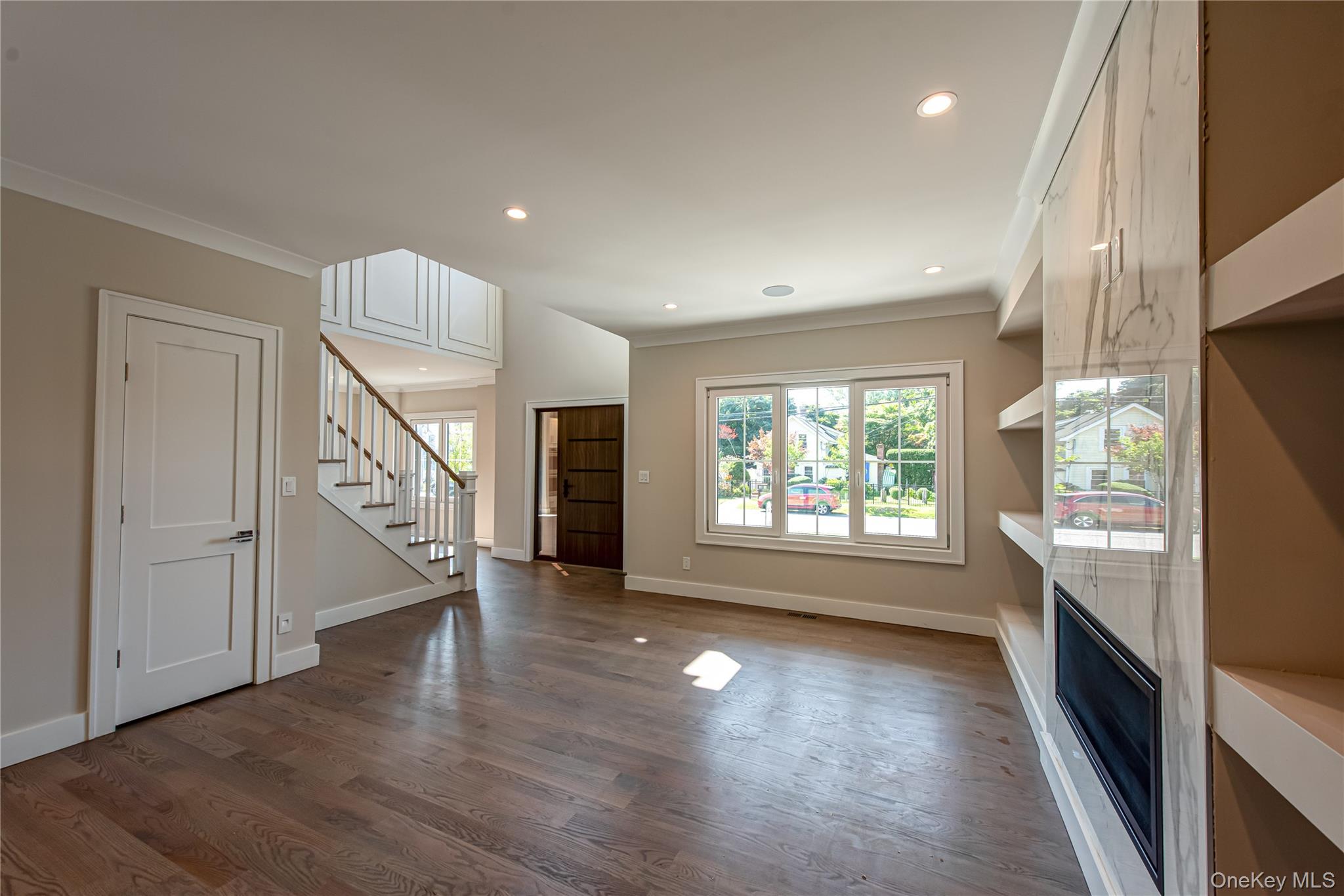 9 E Madison Street, East Islip, NY 11730