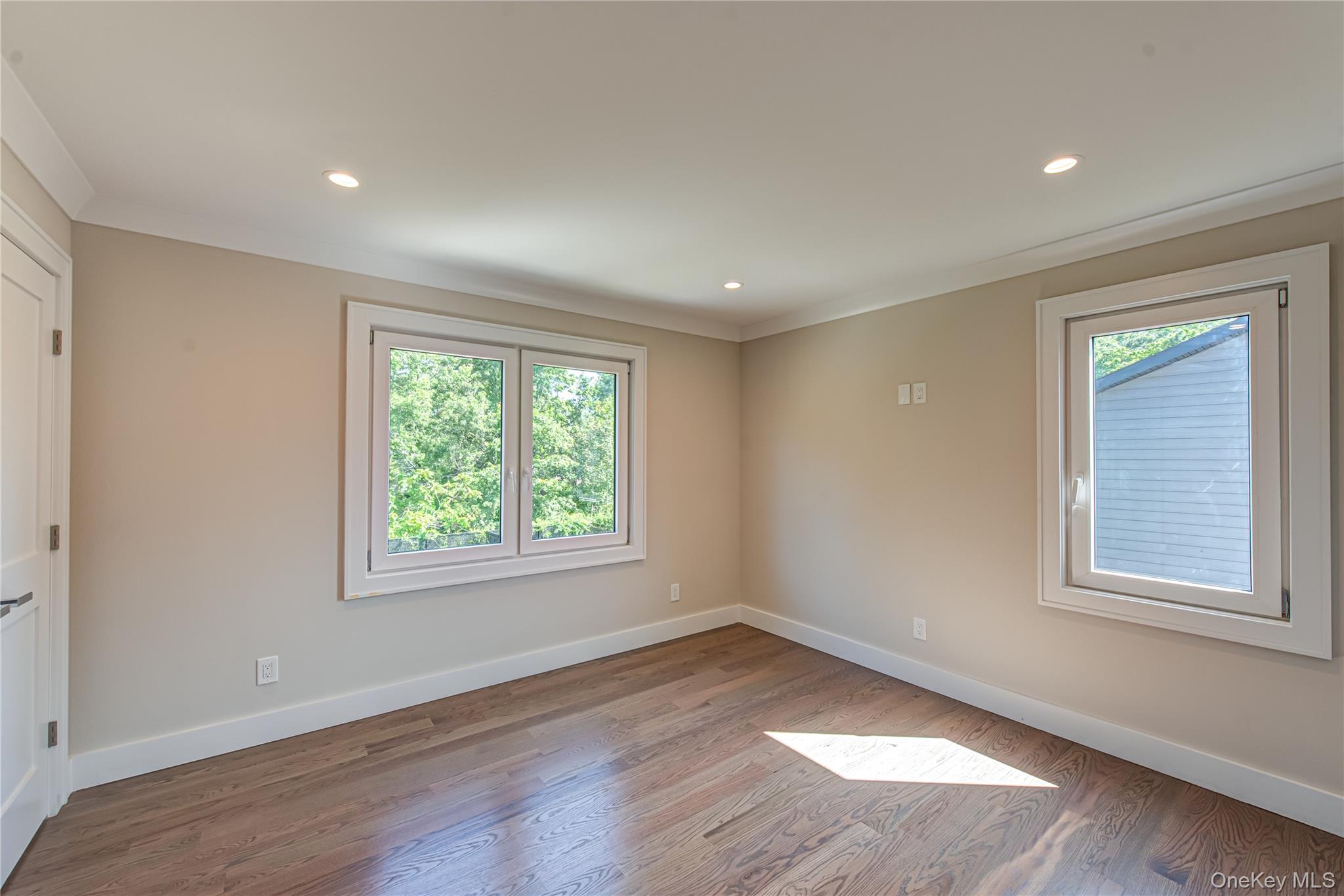 9 E Madison Street, East Islip, NY 11730