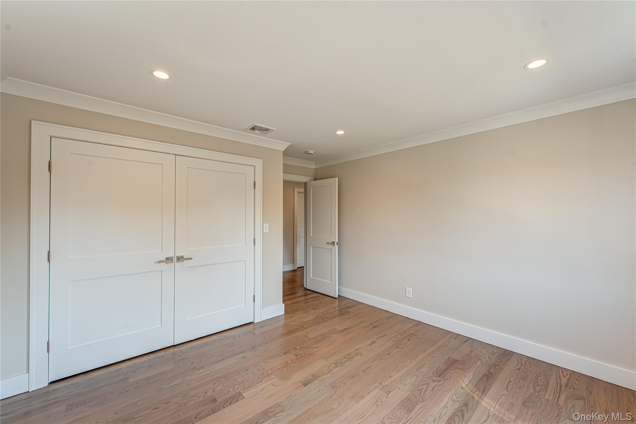 9 E Madison Street, East Islip, NY 11730