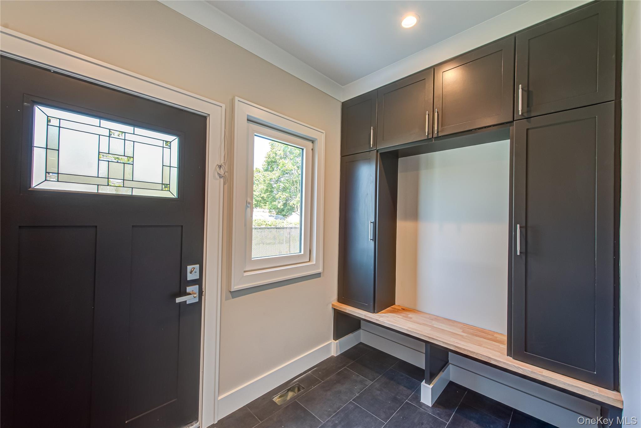 9 E Madison Street, East Islip, NY 11730