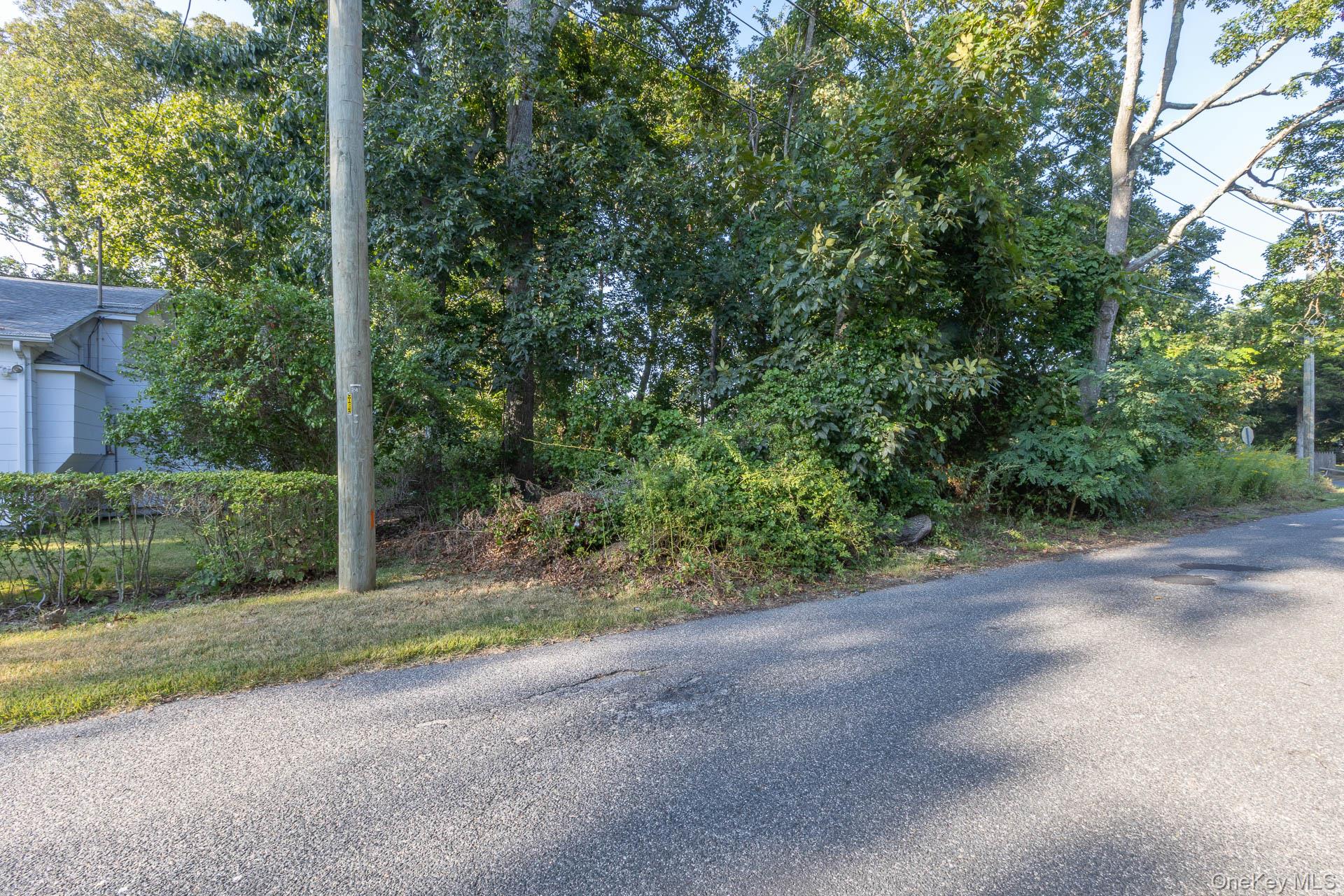 261 Elm Road W, Mastic Beach, NY 11951