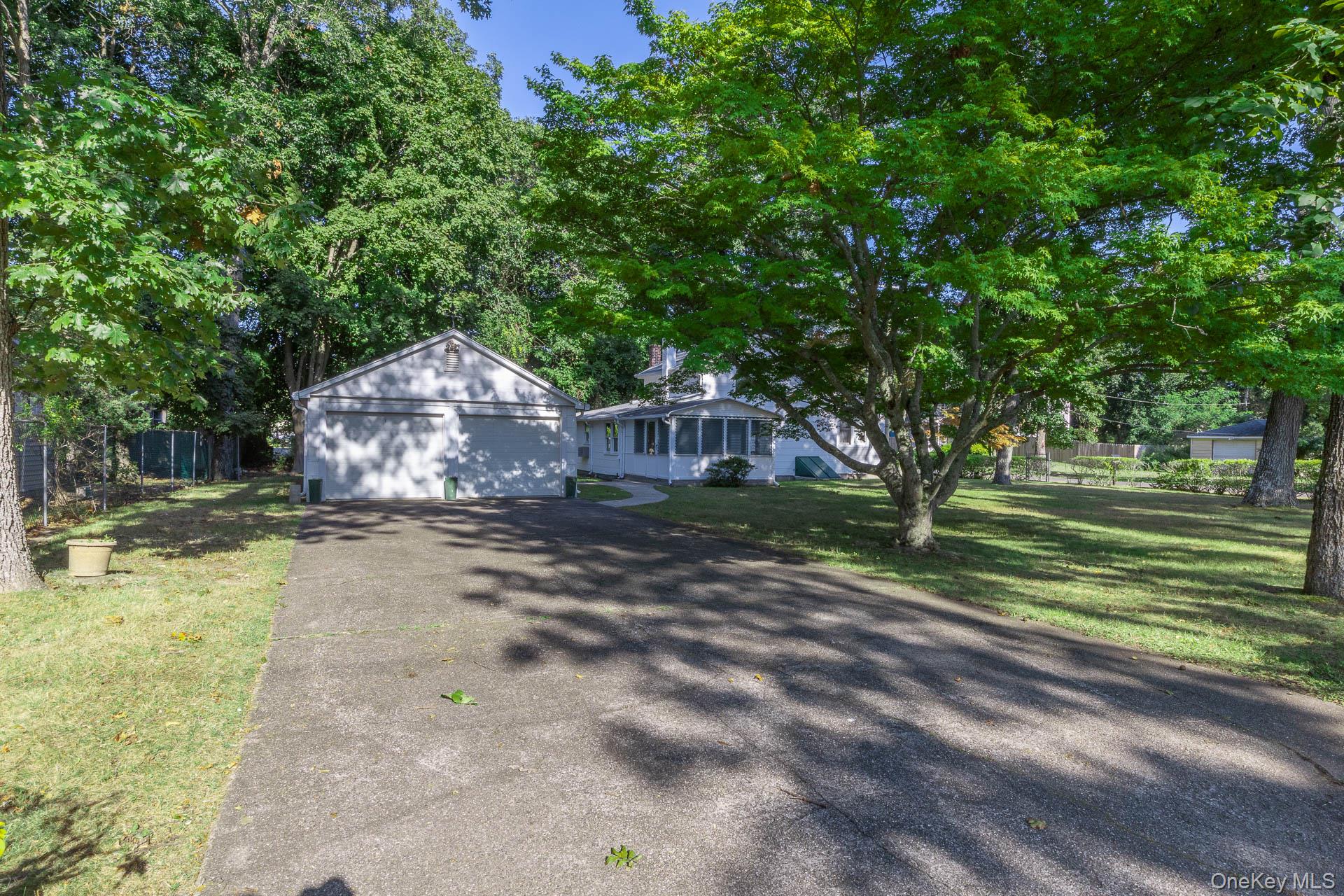261 Elm Road W, Mastic Beach, NY 11951