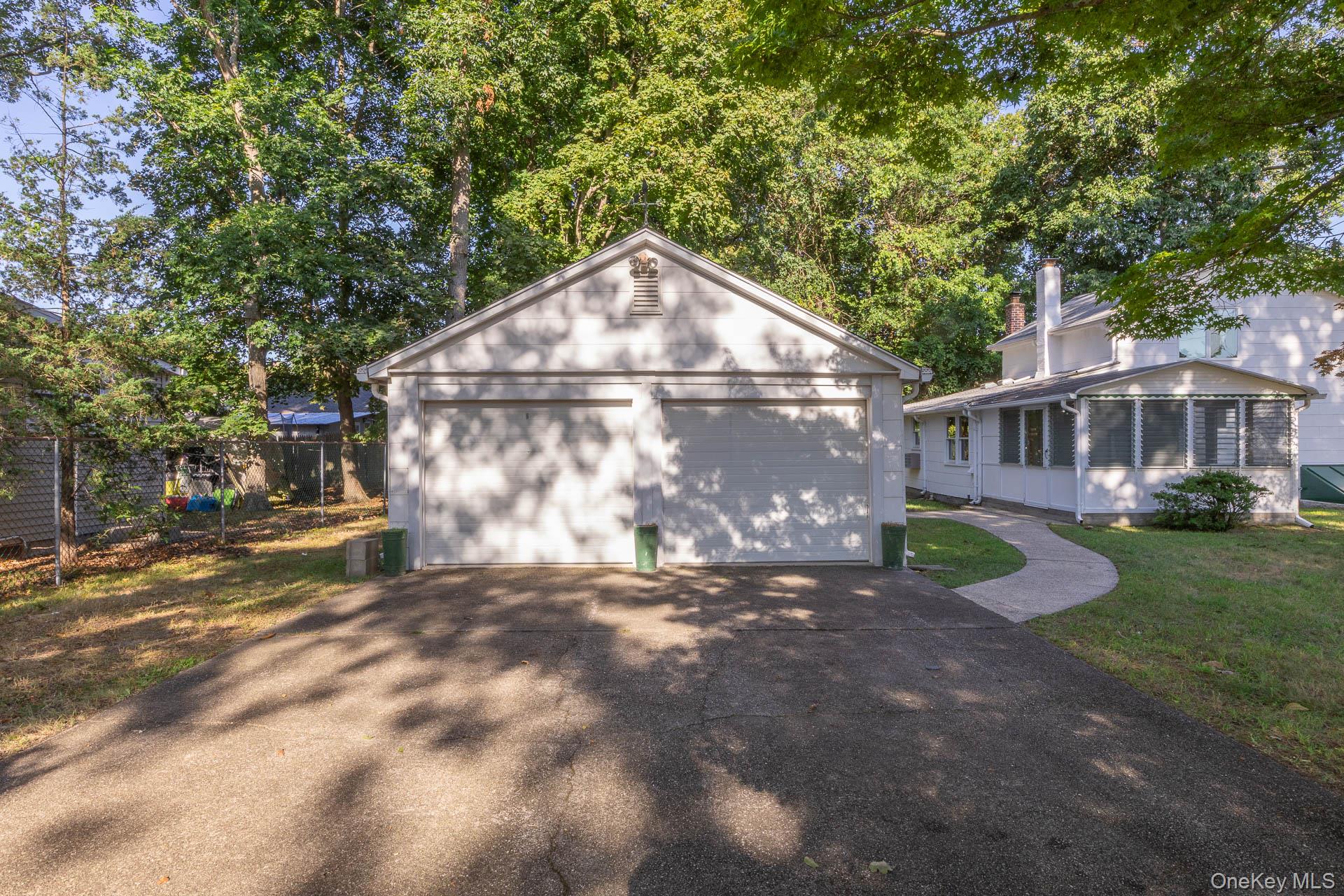 261 Elm Road W, Mastic Beach, NY 11951