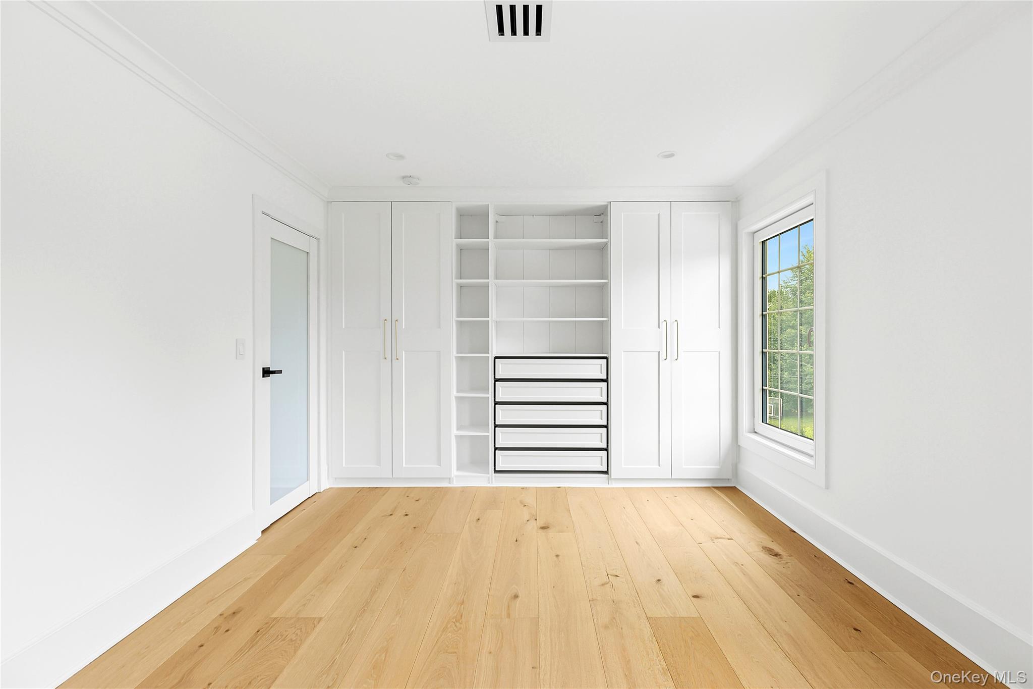 132 Arthur Street, Garden City, NY 11530